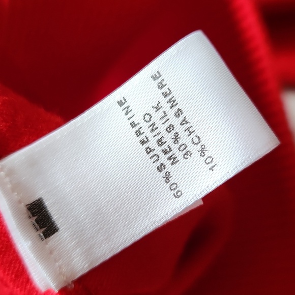 St. John silk/cashmere zip up sequin sweater like new - Picture 11 of 11